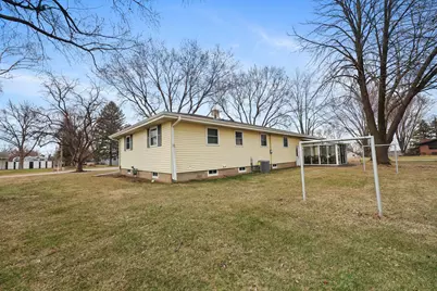 635 Edgemont Drive NE, Saint Cloud, MN 56304 - Photo 2
