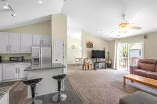 7466 Derby Ln, Shakopee, MN 55379 - Photo 4