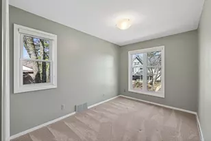 1946 Dupont Ave S, Minneapolis, MN 55403 - Photo 20