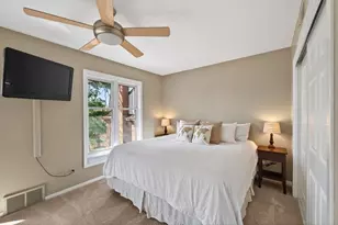 1946 Dupont Ave S, Minneapolis, MN 55403 - Photo 14