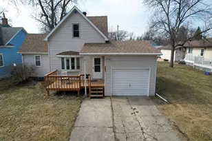 323 10th St N, Breckenridge, MN 56520 - Photo 2