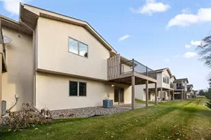 2294 Pinewood Dr, Shakopee, MN 55379 - Photo 4