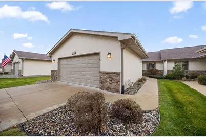 2294 Pinewood Drive, Shakopee, MN 55379 - Photo 2