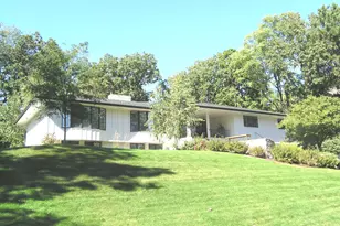 7108 Shannon Dr, Edina, MN 55439 - Photo 2