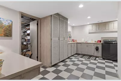 7108 Shannon Drive, Edina, MN 55439 - Photo 42