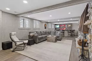 7108 Shannon Dr, Edina, MN 55439 - Photo 32