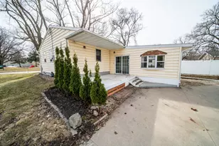 1907 1st St SW, Rochester, MN 55902 - Photo 2