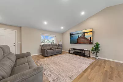 902 Emily Court NE, Montgomery, MN 56069 - Photo 4