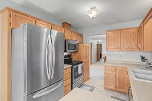 2521 Sumac Ridge, White Bear Lake, MN 55110 - Photo 4