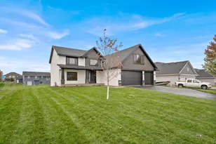 29214 Wildwood Rd, Chisago City, MN 55013 - Photo 2