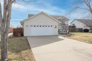 220 Cole Ct, Mankato, MN 56001 - Photo 2