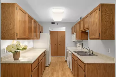 6615 Lake Shore Drive S #705, Richfield, MN 55423 - Photo 10