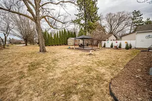 158 W Summit Ave, Ellsworth, WI 54011 - Photo 16