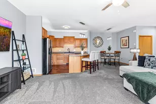 20116 Holister Ln, Lakeville, MN 55044 - Photo 4