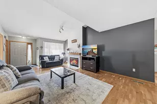 15215 Greenhaven Way, Burnsville, MN 55306 - Photo 10