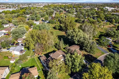 7708 82nd Avenue N, Brooklyn Park, MN 55445 - Photo 4