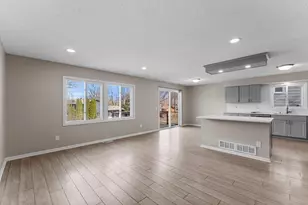 14510 Wellington Rd, Minnetonka, MN 55391 - Photo 6