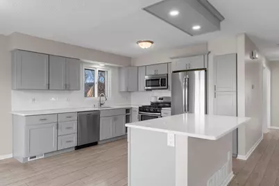 14510 Wellington Road, Minnetonka, MN 55391 - Photo 10