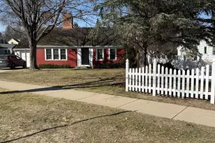 621 10th St SW, Rochester, MN 55902 - Photo 2