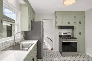 2735 McNair Dr N, Robbinsdale, MN 55422 - Photo 10