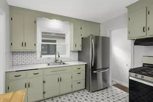 2735 McNair Dr N, Robbinsdale, MN 55422 - Photo 12