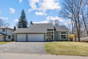 51 Choctaw Cir, Chanhassen, MN 55317 - Photo 2