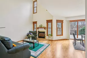 1646 Rose Hill Cir, Saint Paul, MN 55108 - Photo 6