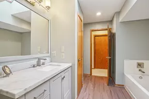 1646 Rose Hill Cir, Saint Paul, MN 55108 - Photo 20