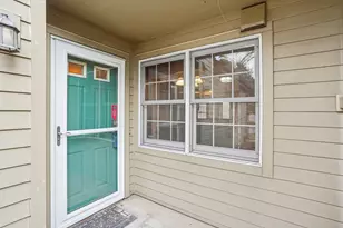 1646 Rose Hill Cir, Saint Paul, MN 55108 - Photo 2