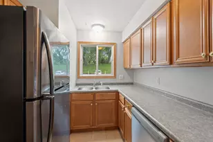 695 E Burnsville Pkwy, Burnsville, MN 55337 - Photo 20