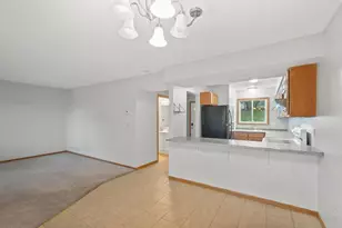 695 E Burnsville Pkwy, Burnsville, MN 55337 - Photo 28