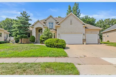 8304 9th Street N, Oakdale, MN 55128 - Photo 1