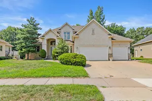 8304 9th St N, Oakdale, MN 55128 - Photo 1