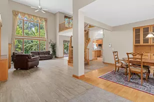 8304 9th St N, Oakdale, MN 55128 - Photo 2