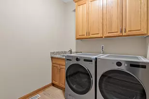 8304 9th St N, Oakdale, MN 55128 - Photo 22