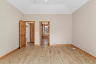 8304 9th St N, Oakdale, MN 55128 - Photo 8