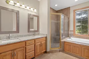 8304 9th St N, Oakdale, MN 55128 - Photo 10