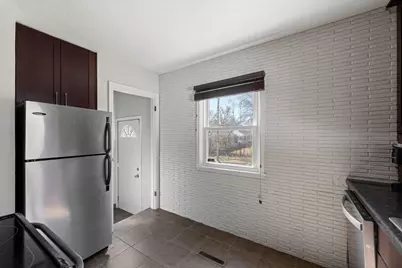 2901 Zenith Avenue N, Robbinsdale, MN 55422 - Photo 8