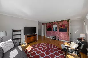 2901 Zenith Ave N, Robbinsdale, MN 55422 - Photo 2