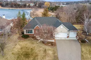 1890 Edgewater Pl, Victoria, MN 55386 - Photo 2