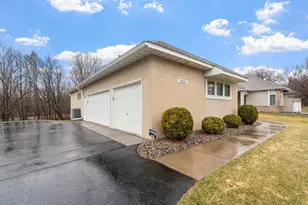 12525 42nd Pl N, Plymouth, MN 55442 - Photo 4