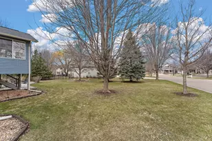 2454 Sand Stone Pl, Woodbury, MN 55129 - Photo 4