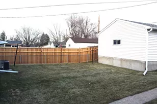 794 Howard St N, Saint Paul, MN 55119 - Photo 4