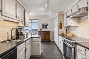 168 6th St E, Saint Paul, MN 55101 - Photo 14