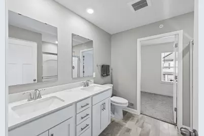 5251 Long Pointe Pass, Woodbury, MN 55129 - Photo 18