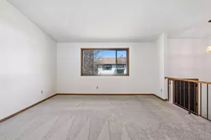 606 Donegal Cir, Shoreview, MN 55126 - Photo 4