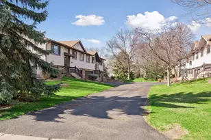 606 Donegal Cir, Shoreview, MN 55126 - Photo 2