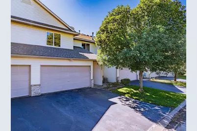 1122 Crystal Place W, Chaska, MN 55318 - Photo 2