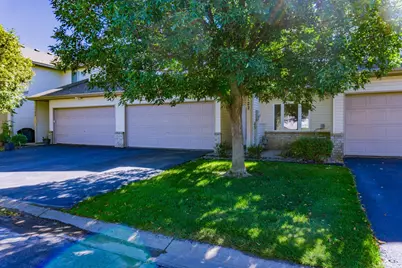 1122 Crystal Place W, Chaska, MN 55318 - Photo 4