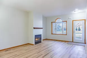 1122 Crystal Pl W, Chaska, MN 55318 - Photo 16